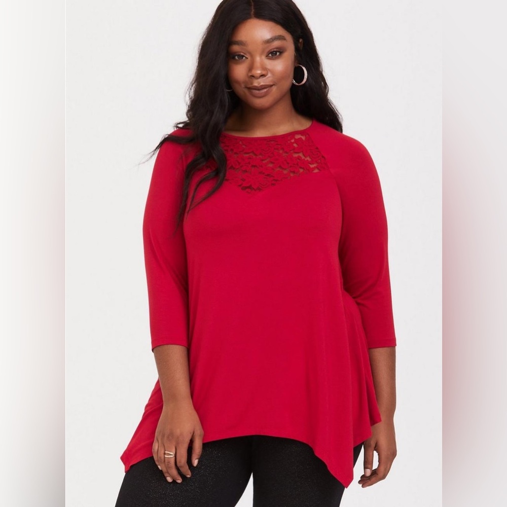 Torrid super soft lace inset sharkbite top